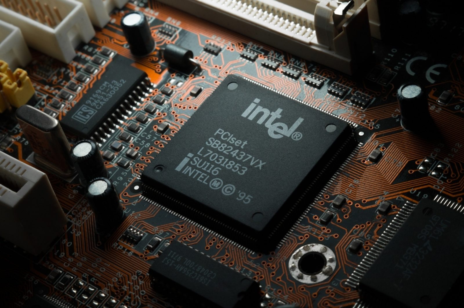 Intel’s PowerVia: A Revolution in Chipmaking