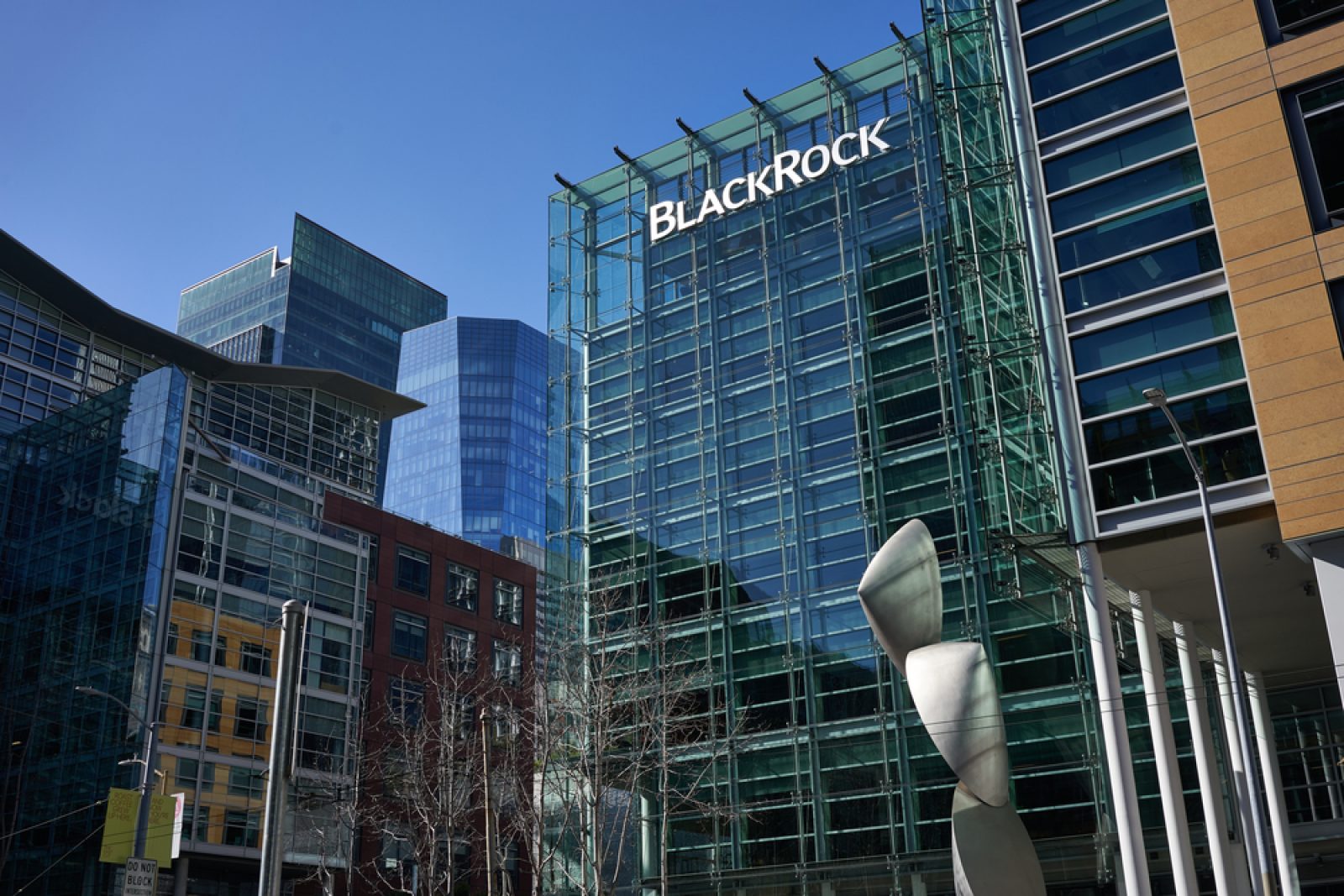 BlackRock Assets Soar to Record $10.5 Trillion Amid Market Surge