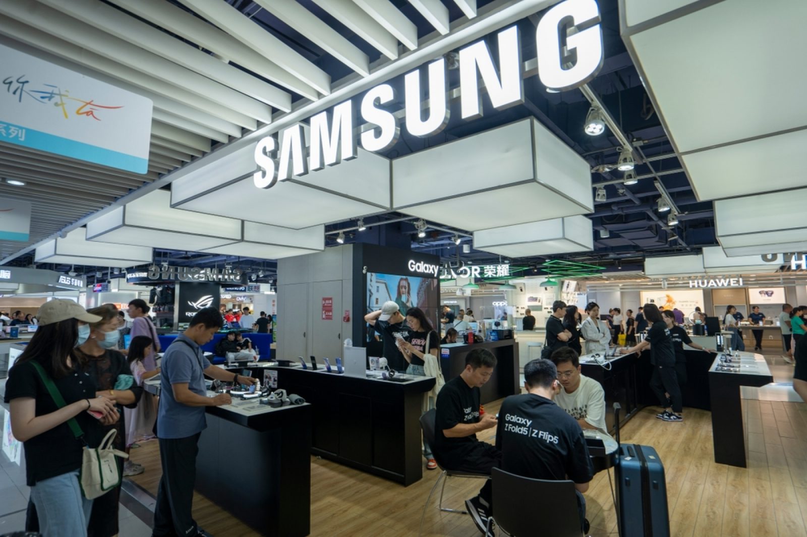 Samsung Outperforms Expectations with 15-Fold Profit Increase